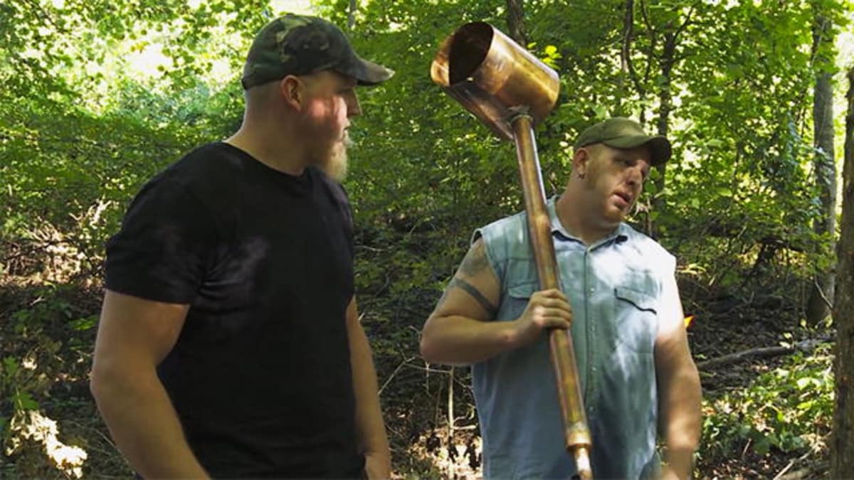 Tickle Goes Undercover - Moonshiners | Discovery