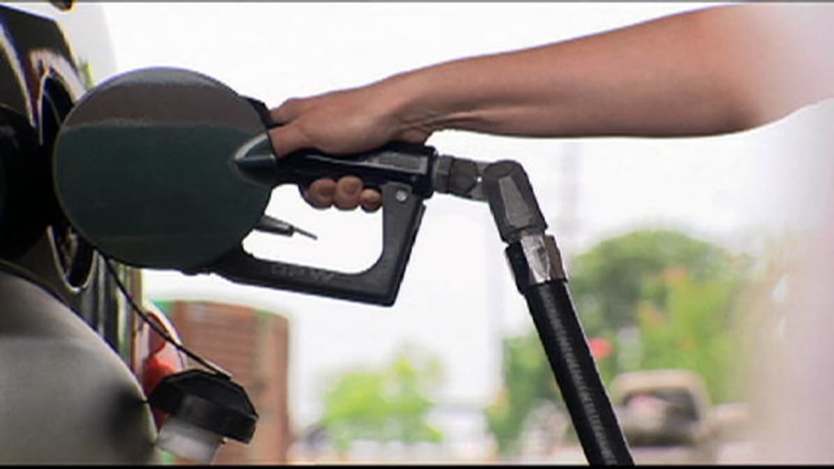 Cell Phone Gas Station MiniMyth MythBusters Discovery