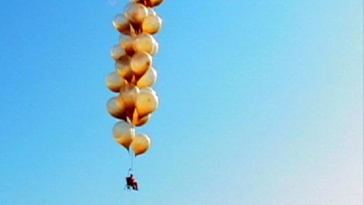 LawnChair Balloon MiniMyth MythBusters Discovery