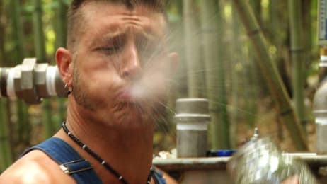 Tickle Goes Undercover - Moonshiners | Discovery