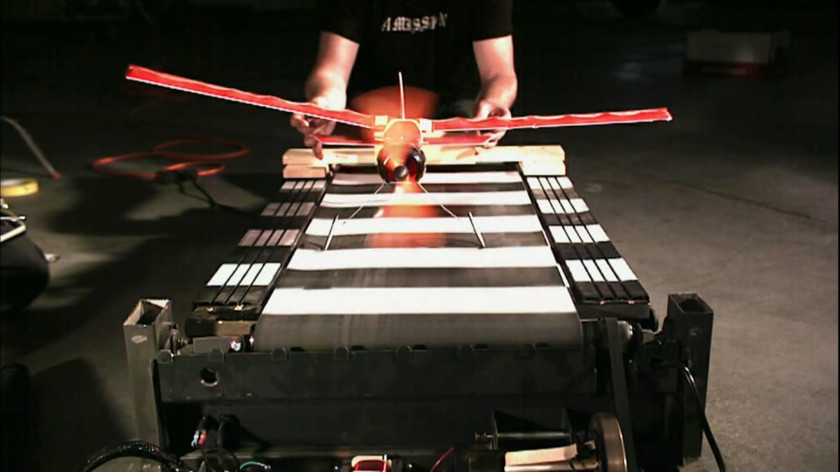 Airplane on a Conveyor Belt MythBusters