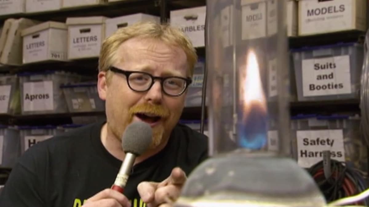 Holiday Special MythBusters on Science