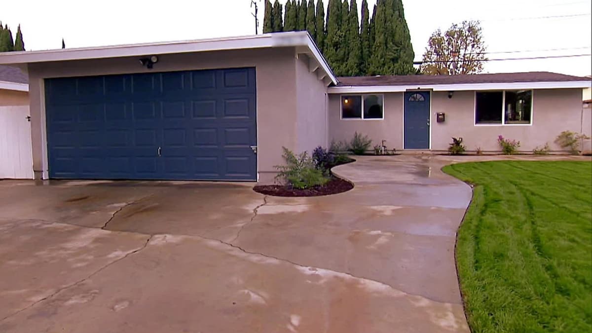 Flop House Flip Flip or Flop