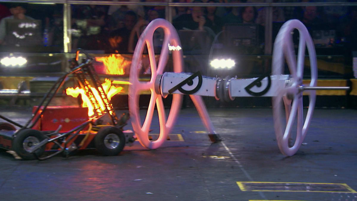 Mega Fights Heavyweight Throwdown BattleBots on Science
