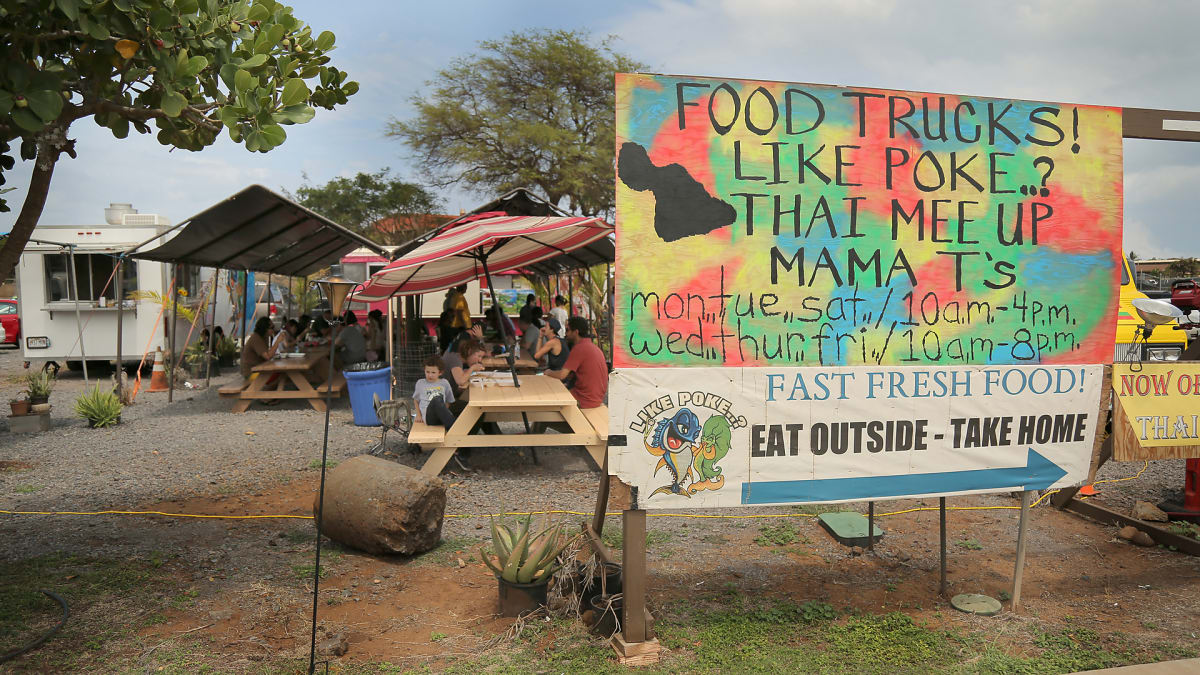 Soakin' Up Maui Diners, DriveIns, and Dives