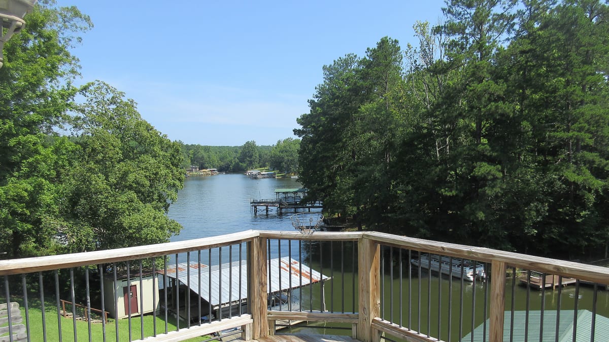 Getting Away on Lake Greenwood, South Carolina Lakefront Bargain Hunt