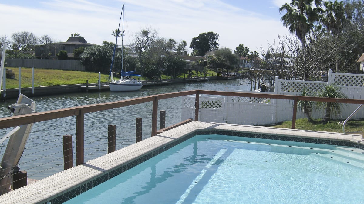 Living Through Renovations Beachfront Bargain Hunt Renovation