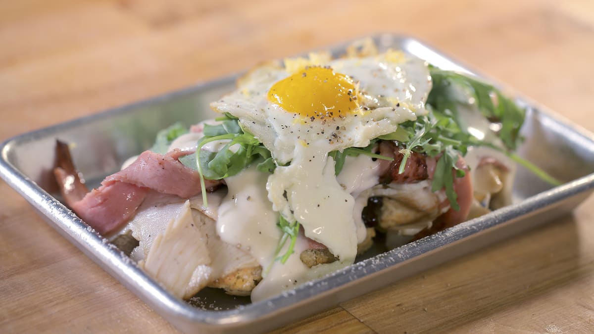 Sandwich Showcase Diners, DriveIns, and Dives