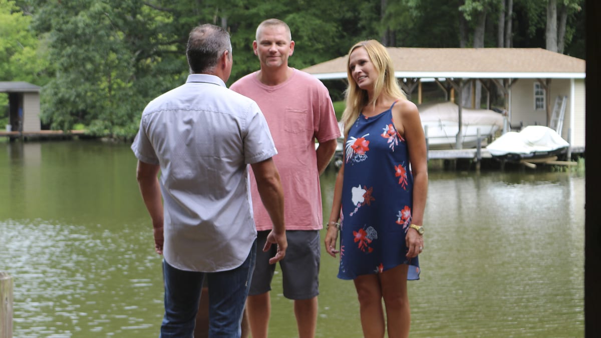No Phones on Lake Tillery, NC Lakefront Bargain Hunt