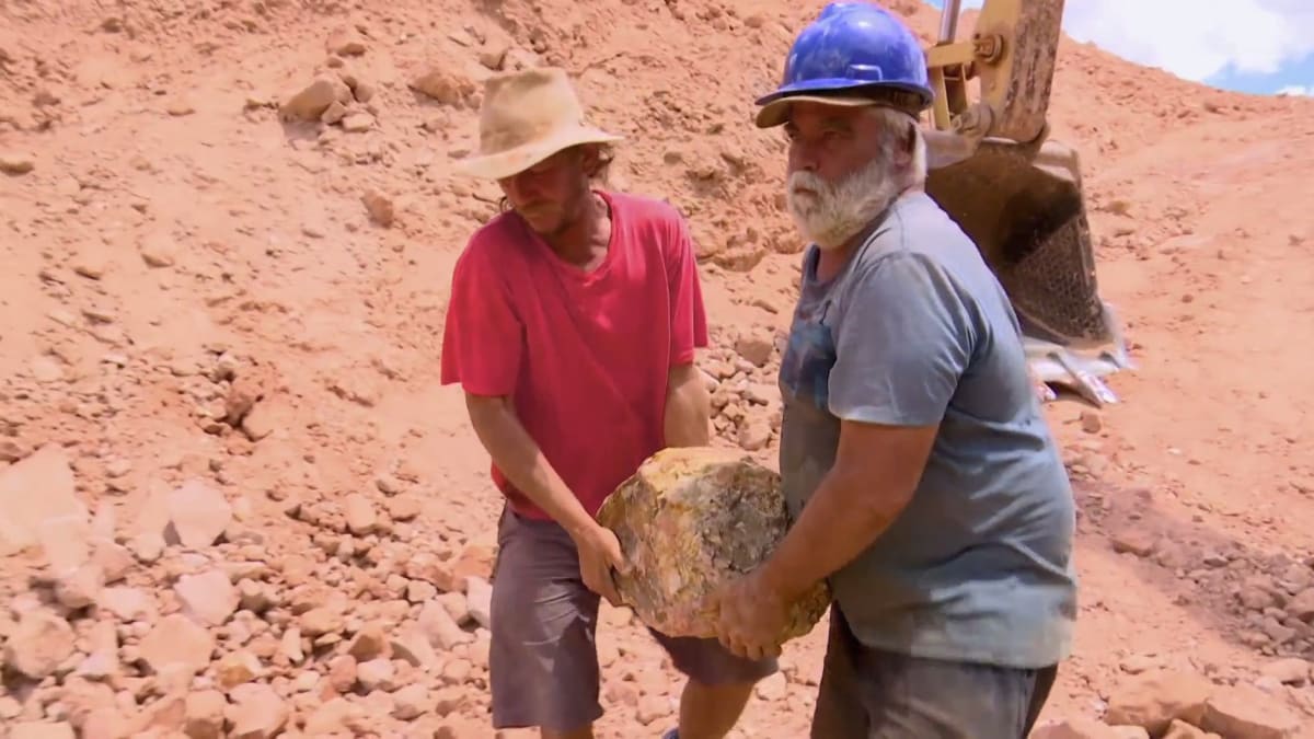 watch opal hunters