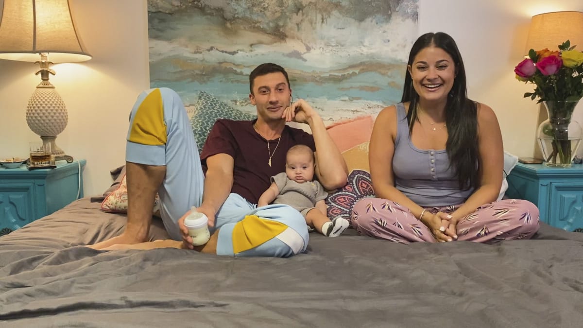 Pt Like Sister, Like Brother  The Family Chantel Pillow -1793