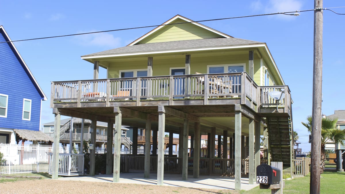 Shopping for a Surfside Deal Beachfront Bargain Hunt